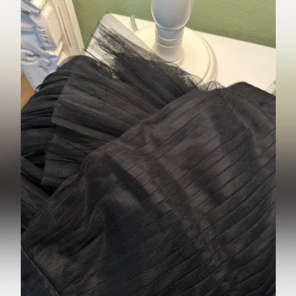 Fame and Partners Black Multi-Tiered Tulle Gown - Picture 4 of 4